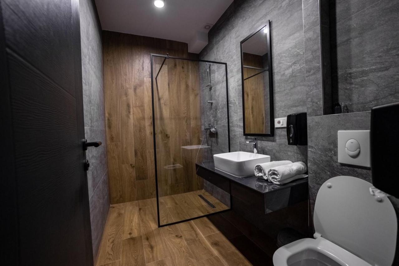 Griffon Bar Food Apartments Struga Dış mekan fotoğraf
